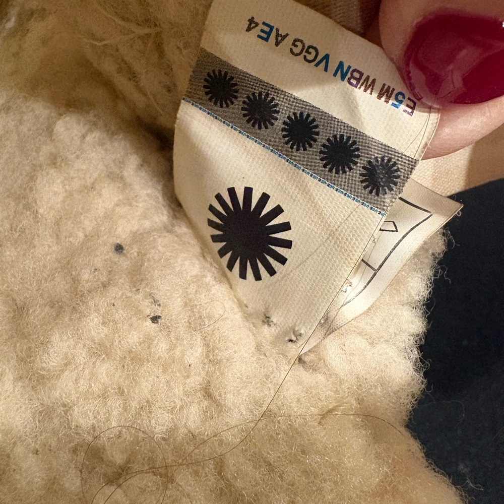 UGG Women's Oh Fluffita Slipper size 9 - Picture 6 of 8